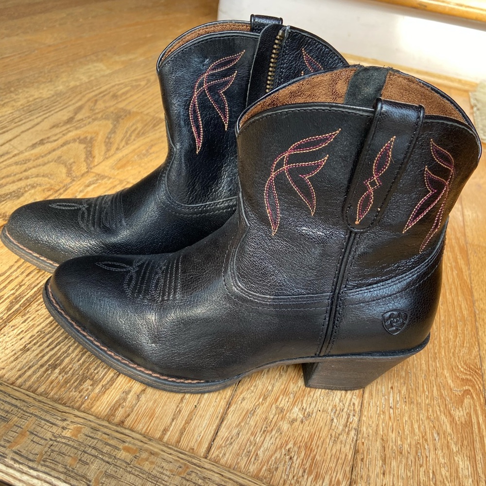 Ariat cowboy boots